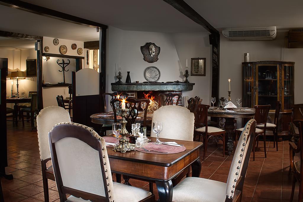 Pensiune-Restaurant Tara Luanei Сэрата-Монтеору Экстерьер фото