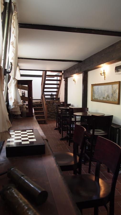 Pensiune-Restaurant Tara Luanei Сэрата-Монтеору Экстерьер фото