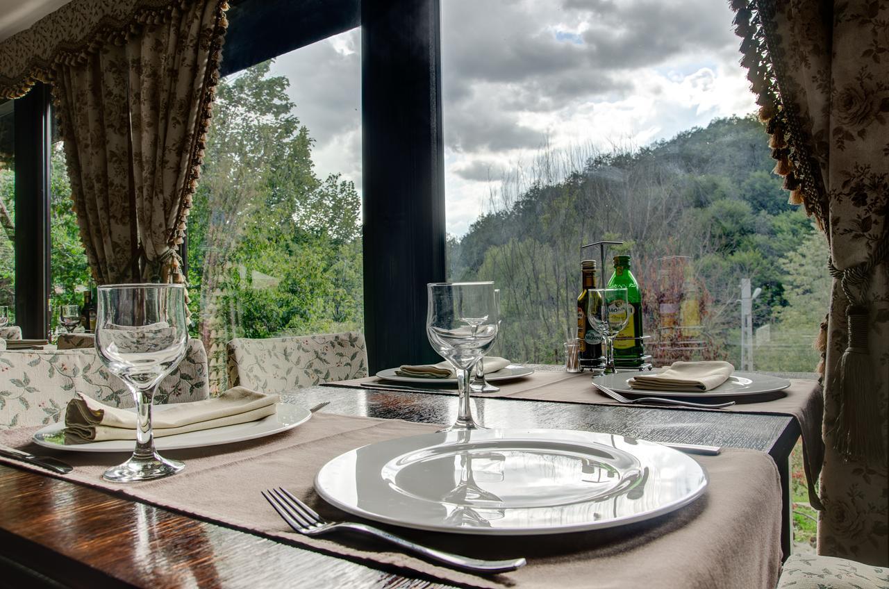 Pensiune-Restaurant Tara Luanei Сэрата-Монтеору Экстерьер фото